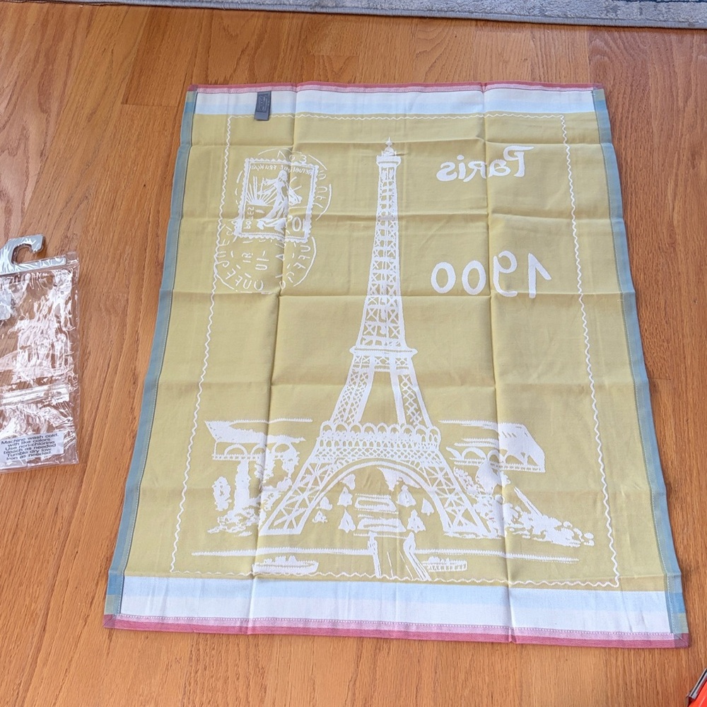 Isadora Paris kitchen towel Paris Eiffel Tower NWT/NIP - Picture 3 of 6